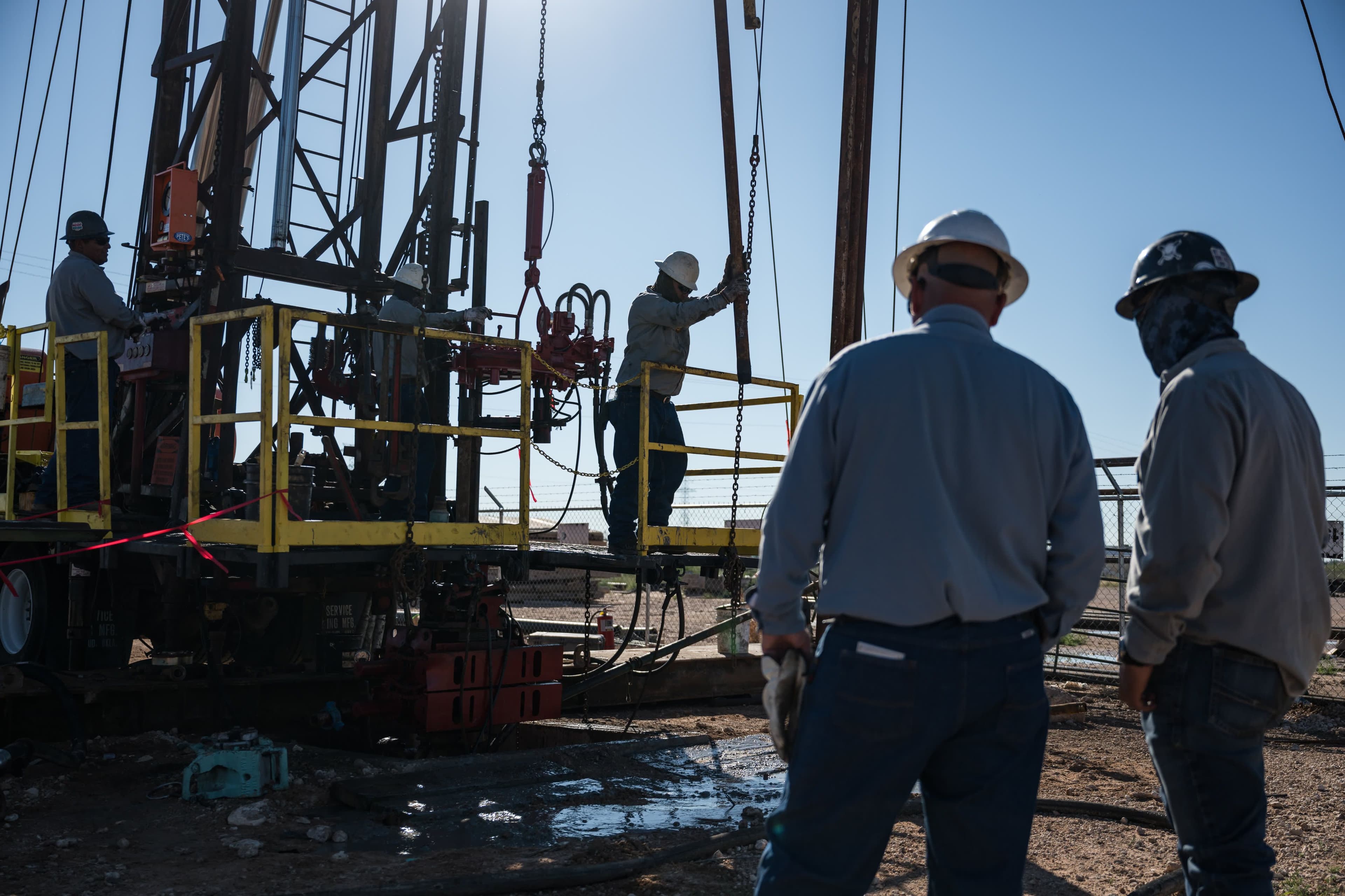 Oil Prices Drop Over 4% After Trump Calls Off Planned Strike on Iran