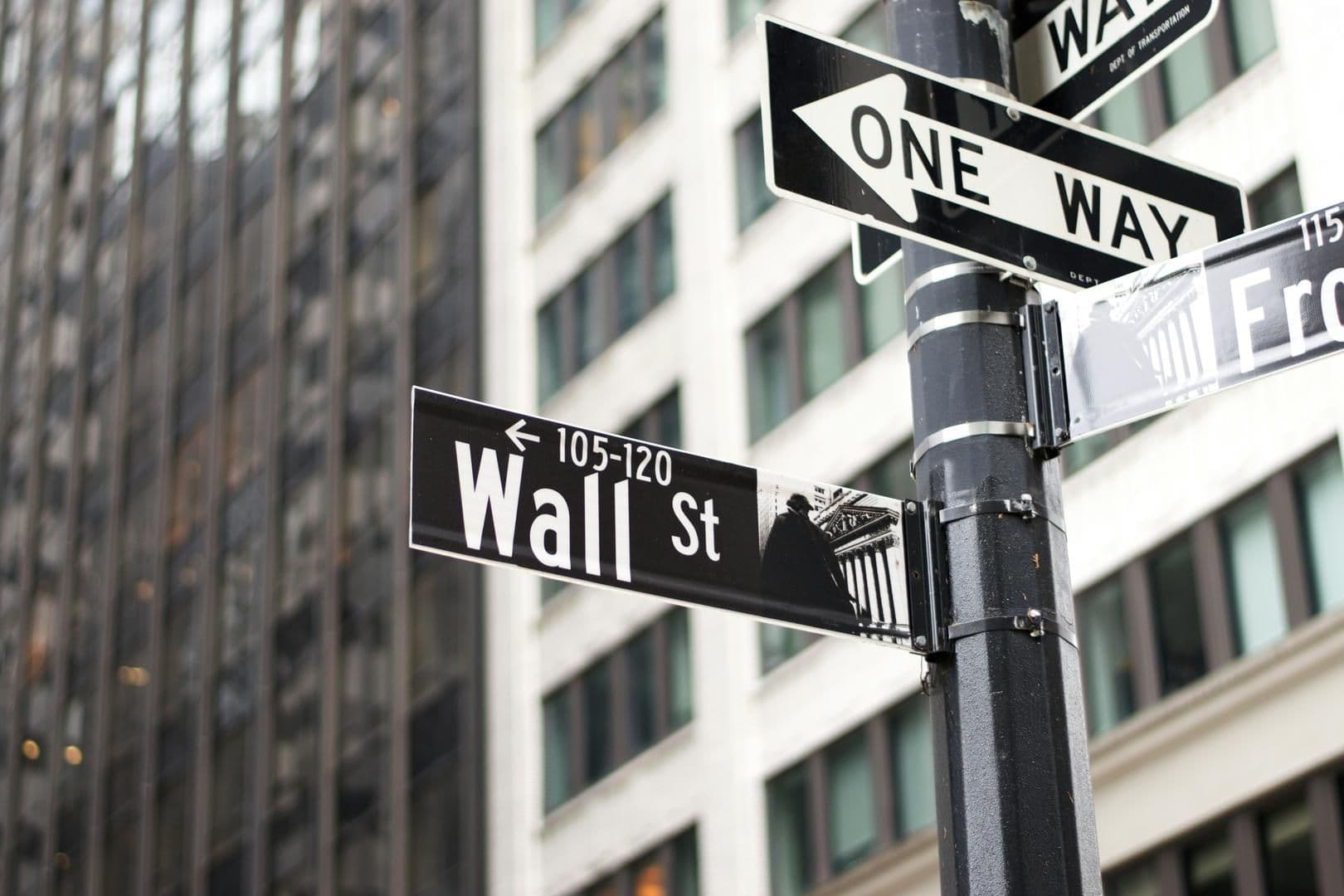 Institutional Trading Hits Record 72% Share as Wall Street Tames Crypto Volatility